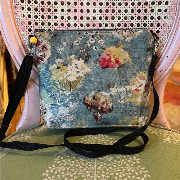 Handbag - Picture 2 of 2